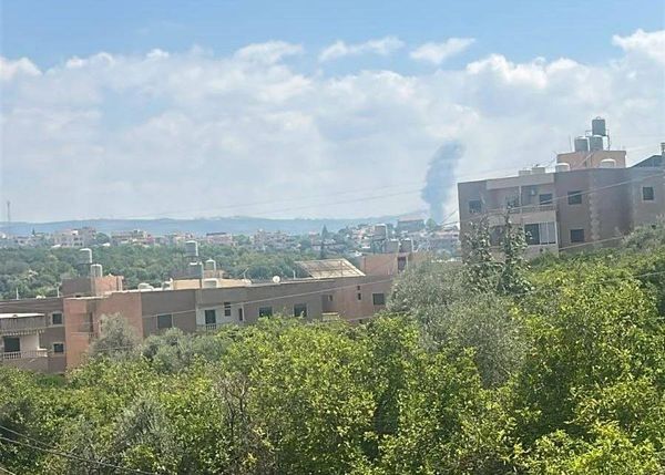 وحدات من الجيش اللبناني تباشر فتح طرقات المنصوري بعد الغارات الأخيرة