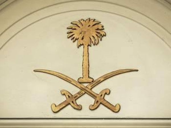 السعودية تفرض ضريبة دخل على الأجانب