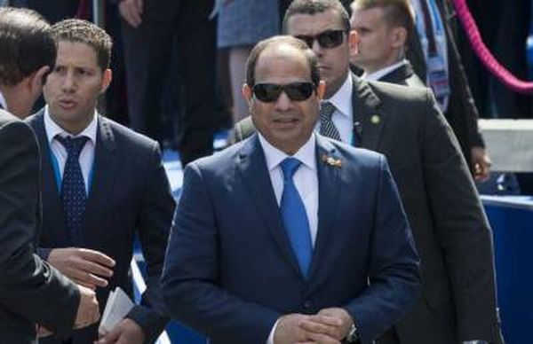 "السيسي" يعترف بتجاوزات الشرطة ويصفها بالفردية