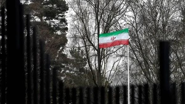 السويد تطلب من موظف في السفارة الإيرانية مغادرة البلاد