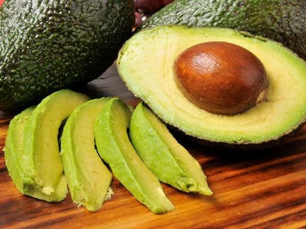 للعناية ببشرتك... طبّقي أسهل خلطات الافوكادو