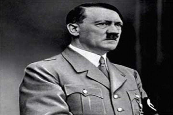 بعد 71 عامًا.. خادمة هتلر: تخرج عن صمتها وتكشف أسراره الشخصية


