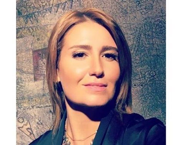 الصور الأولى لشقيقة هنا شيحة مايا بعدما خلعت الحجاب... شاهدوا كيف بدت!!