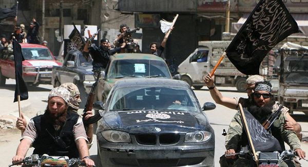 "النصرة" تحتجز 30 شخصا بهدف الحصول على فدية مالية