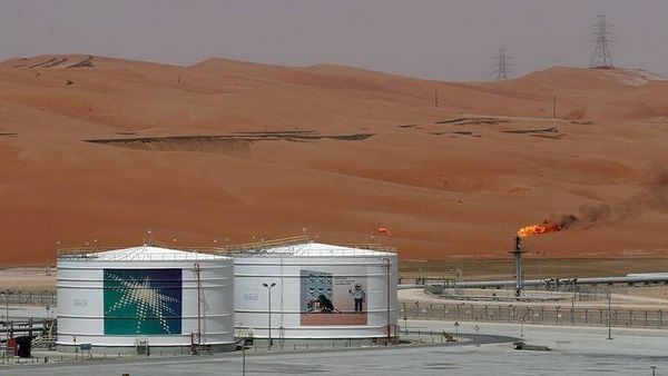 خبراء: السعودية ستصبح مشتريا كبيرا لمنتجات النفط بعد هجمات "أرامكو"
