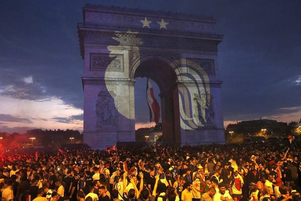 فرنسا: استعدادات حثيثة لتأمين جادة الشانزليزيه مع تجدد احتجاجات "السترات الصفراء" السبت