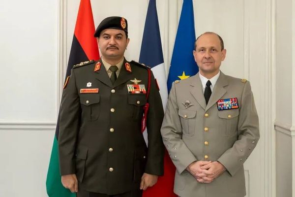 قوات حفتر تبدي رغبتها في تطوير العلاقات العسكرية مع فرنسا