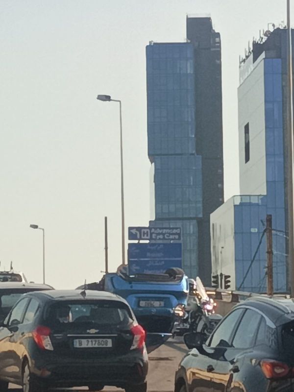 التحكم المروري: انزلاق مركبة على جسر النقاش سبب بازدحام مروري في المحلة ودراج من مفرزة سير الجديدة يعمل على المعالجة