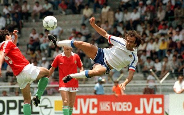 لاعبون عظماء فشلوا في إحراز لقب كأس العالم:
حلم فان باستن يتبدد أمام ماكينات المانشافت
وبلاتيني الفارس النبيل الذي سقط في الفخ الألماني