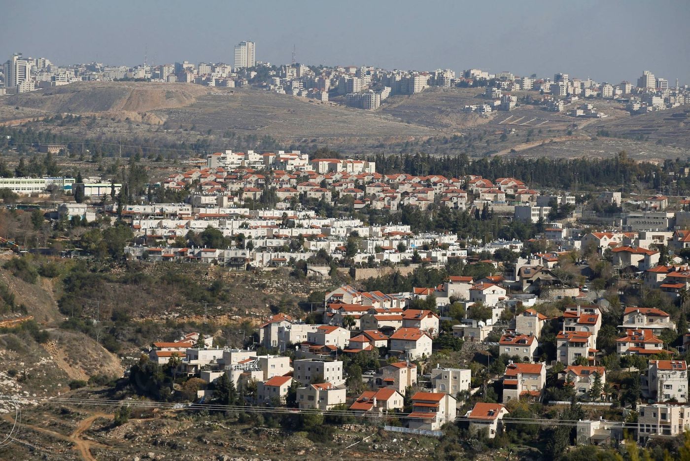 تجريد الفلسطينيين من أراضيهم مستمرّ... وتحذير من سياسات التمييز التخطيطي في القدس!