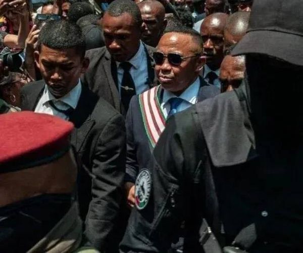 مدغشقر تبدأ مشاورات سياسية لرسم ملامح الجمهورية الخامسة