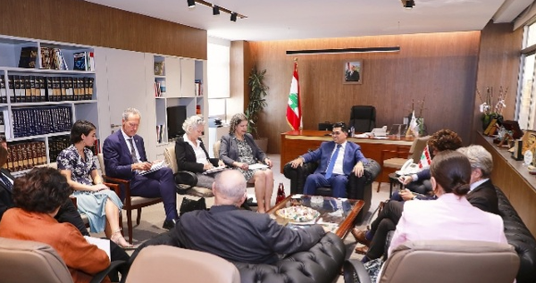 وزير الإعلام يستقبل بعثة المراقبة الأوروبية
