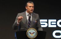 وزير الحرب الأميركي يؤكد أن “كل الخيارات مطروحة” ضد فنزويلا