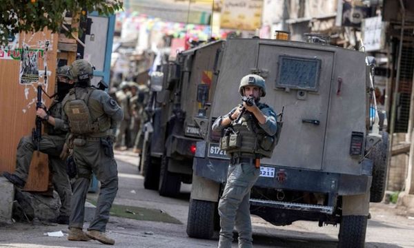 الاحتلال يعتقل 29 فلسطينياً ويعتدي على مواطنين في الضفة