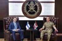 هيكل ووزير الدفاع الفنلندي يبحثان مستقبل "اليونيفيل" ودعم الجيش