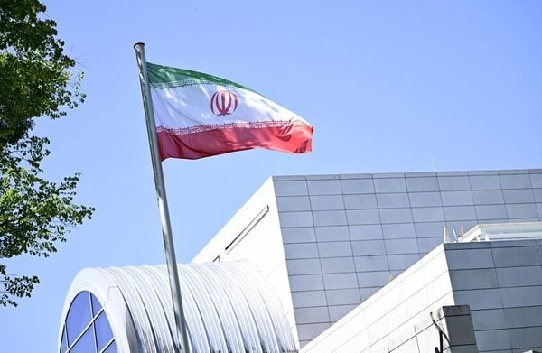 الخارجية الإيرانية: ندين مهاجمة واشنطن سفننا في الخليج وبحر عمان وإجراءاتها جريمة حرب وتهديد لأمن الملاحة