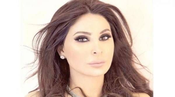 فيديو بدر آل زيدان مقدم  "ذا فويس" وهو يعتذر من إليسا ويقبّل يدها في الكواليس