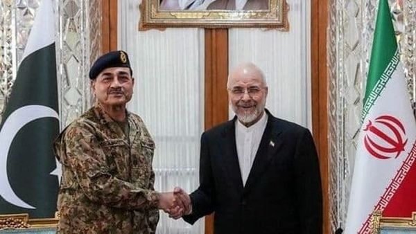 التلفزيون الإيراني: قاليباف أكد خلال استقباله قائد الجيش الباكستاني المشير عاصم منير أن التزامات الأطراف بمذكرة التفاهم واضحة