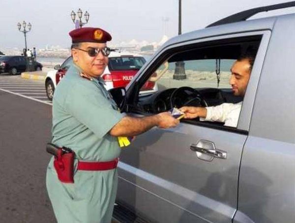 هديّة غير متوقعة من الشرطة للسائقين!