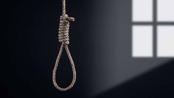 شنق نفسه أمام منزل حبيبته وهذا ما كتبه