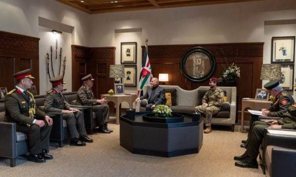 ملك الأردن يستقبل رئيس أركان الجيش المصري
