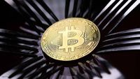 بتكوين تهبط دون 95 ألف دولار