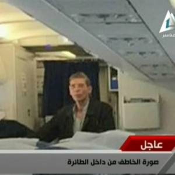 بالفيديو  اعلامي مصري يقول ان خطف الطائرة المصرية كان مسرحية مفبركة