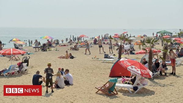Thomas Cook bookings hit by heatwave