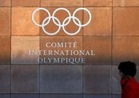 اللجنة الأولمبية الدولية ترفع الايقاف عن الكويت مؤقتا