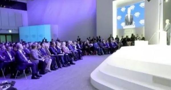 سلام خلال جلسة حوارية بدافوس: الحكومة عازمة على السير قدماً في إعادة بناء الدولة