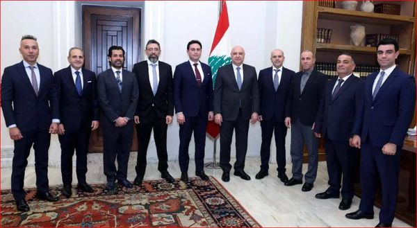عون يستقبل وفد نقابة الدواجن ويؤكد دعم الإنتاج الوطني