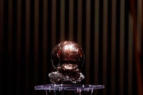لاعب متوج بالكرة الذهبية يلتحق بجبهات القتال في أوكرانيا