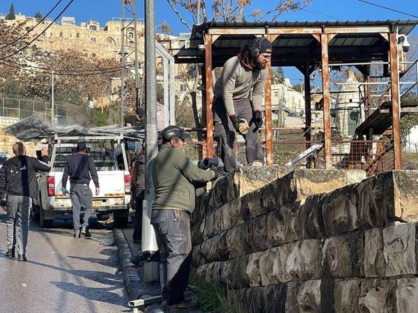 حماس": سرقة "أرض الحمرا" جريمة جديدة للاحتلال