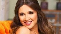 ياسمين عبد العزيز تغادر القاهرة بطائرة إسعاف
