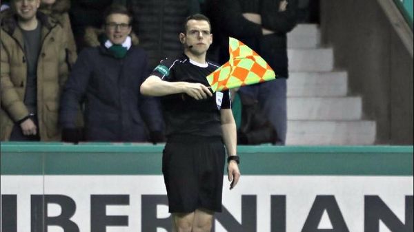 جدل كبير بسبب حكم مباراة برشلونة وأولمبياكوس!