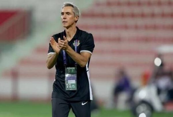 باولو سوزا: شباب الأهلي الأقوى في دوري أدنوك للمحترفين