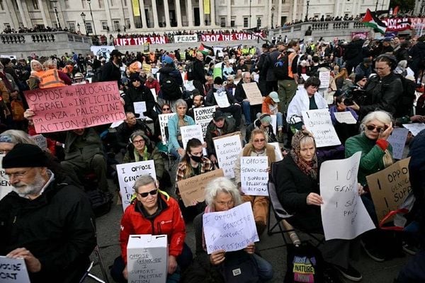 بريطانيا تحذر مناصري فلسطين من هتافات معادية لليهود