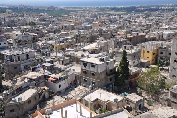 هدوء حذر في عين الحلوة بعد توتر أمني ليلاً تخلله سقوط جرحى