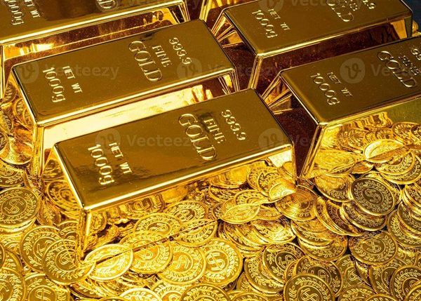 ارتفاع الدولار وانخفاض الذهب والفضة