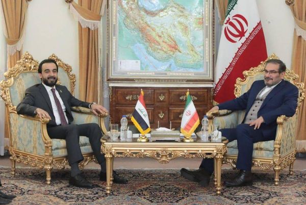 شمخاني خلال لقائه الحلبوسي: إيران ستردّ بحزم على أي خطوة تضّر بأمنها وأمن المنطقة
