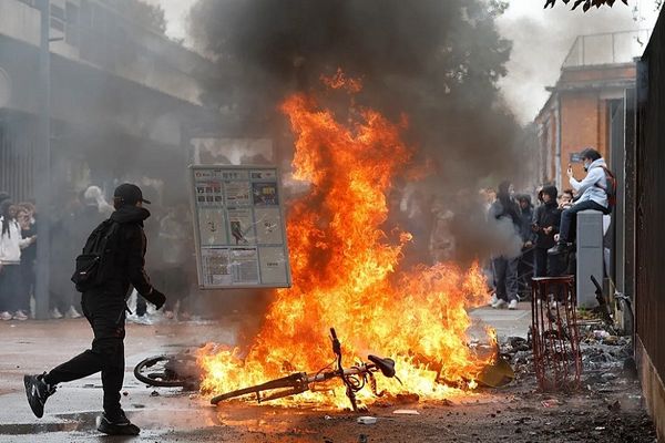 احتجاجات طلابية تهز فرنسا.. 76 مصاباً و440 موقوفاً