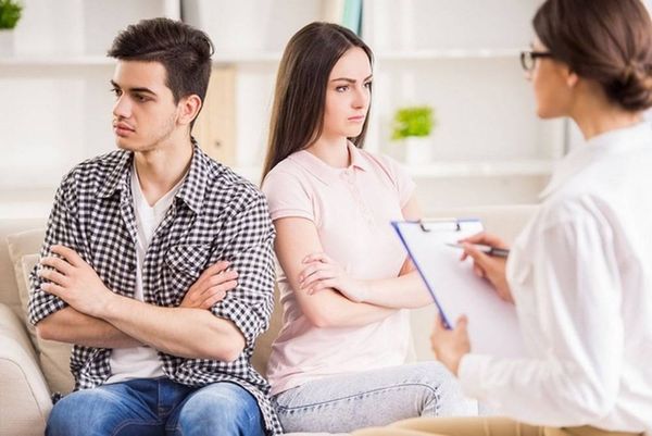مشاكل زوجية لا يناقشها الزوجان إلا بعد فوات الأوان.. ما هي؟