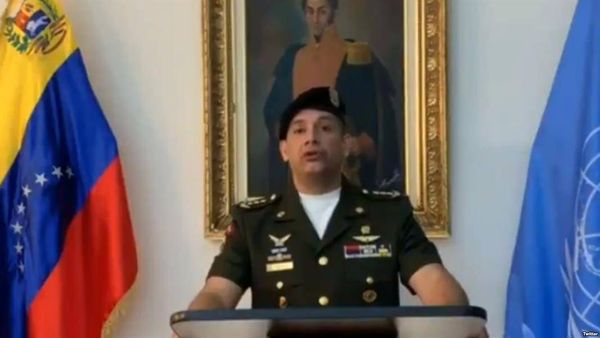 الملحق العسكري الفنزويلي بالأمم المتحدة يعترف بغوايدو رئيسا للبلاد