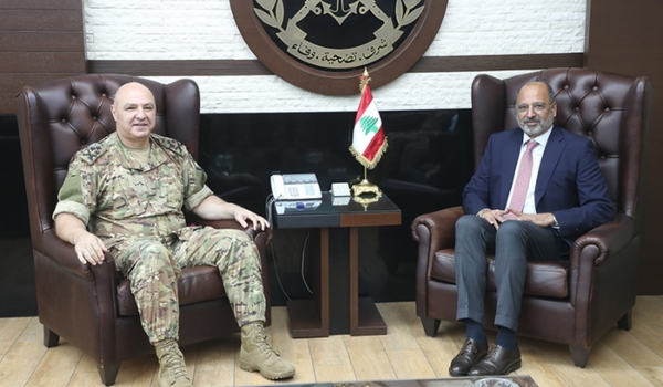 قائد الجيش عرض مع ريزا
أوضاع لبنان والمنطقة