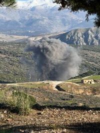 العدو يُواصل اعتداءاته: سلسلة غارات... وإلقاء قنابل صوتيّة
حزام ناري ودمار كبير في كفرحتى بعد إنذار عاجل