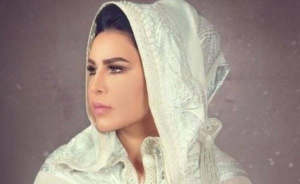 بالصورة- تعليق أحلام على الزفاف الملكي يستفزّ المتابعين.. عينها على ثروة الملكة اليزابيث؟!