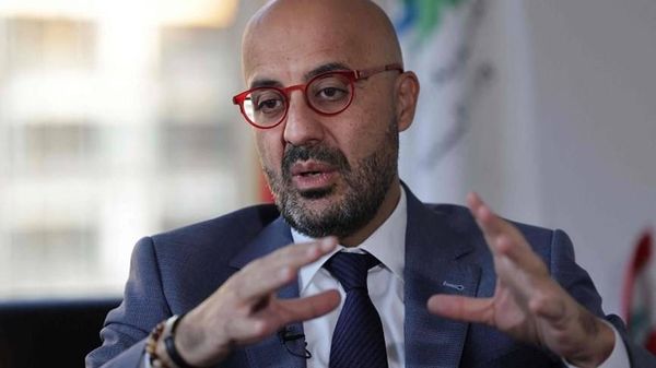 ياسين يشرف على شحن نفايات طبية خطرة من مرفأ بيروت إلى فرنسا