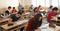 متعاقدو الأساسي يلوّحون بتعليق المشاركة في الامتحانات الرسمية