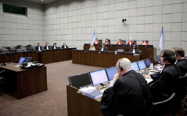 تمويل المحكمة بين طلب الصفدي وإذن ميقاتي وإصرار المستقبل