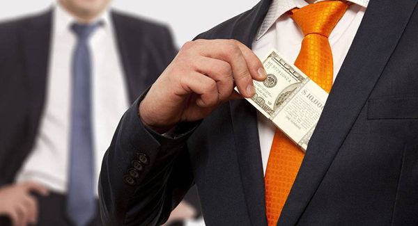 الإمارات الأولى وسوريا الأخيرة... تعرف على سباق الرواتب في الدول العربية